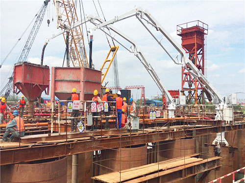 混凝土液壓布料機-高效施工，輕松實現(xiàn)